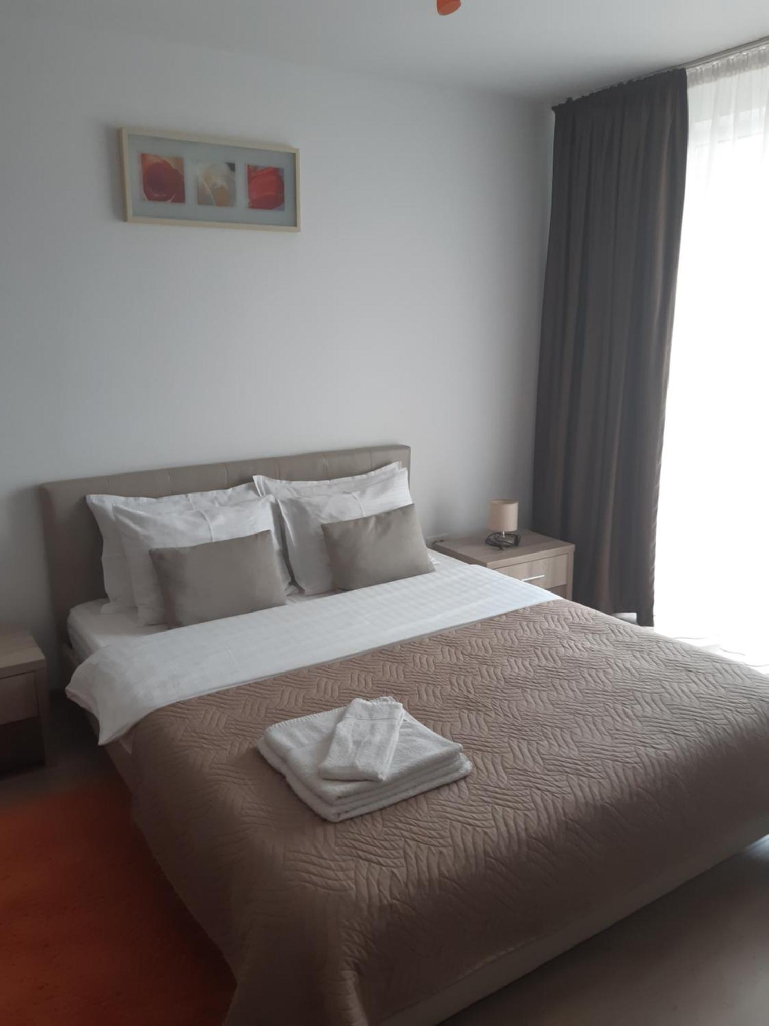 Apartament Marcel - Coresi Mall Брашов Екстериор снимка