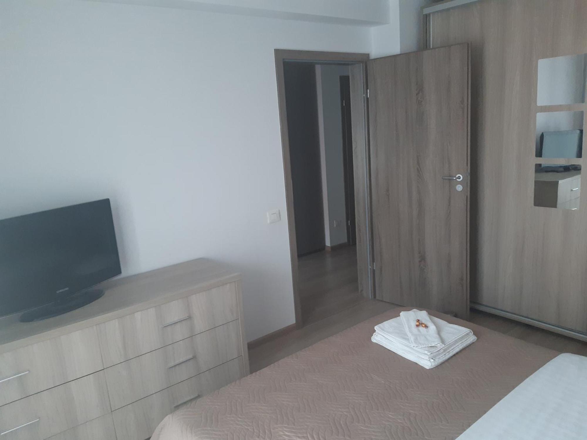 Apartament Marcel - Coresi Mall Брашов Екстериор снимка